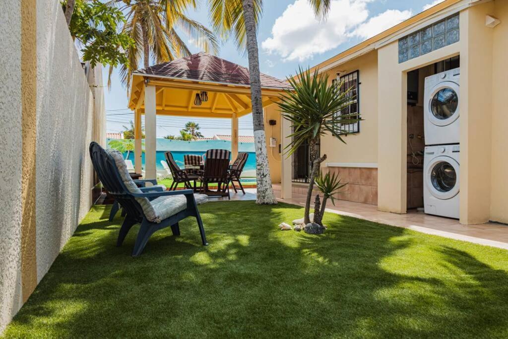 Blue Sky Residence Aruba Savaneta Eksteriør billede
